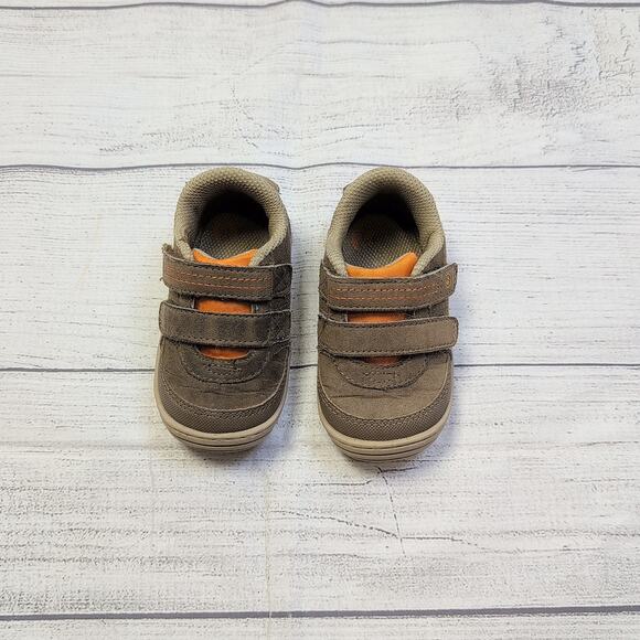 5C Stride Rite Brown Kyle Sneakers - Picture 1 of 9